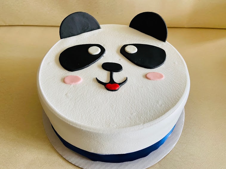Easy Marshmallow Fondant for Cake Decorating